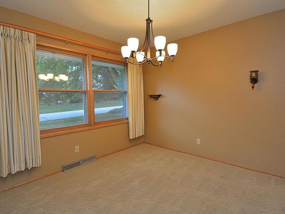 4th image of 6920 N Rockledge Ave