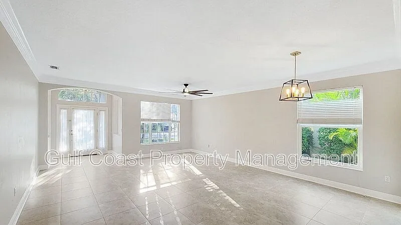 4 bed, 3.5 bath, 2930 sqft, $2,799 — Photo 4