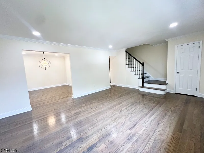 3 bed, 1.5 bath, $3,200 — Photo 3
