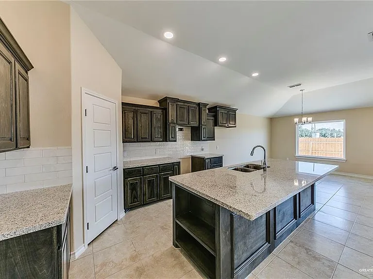 5201 Umar Ave — Photo 5