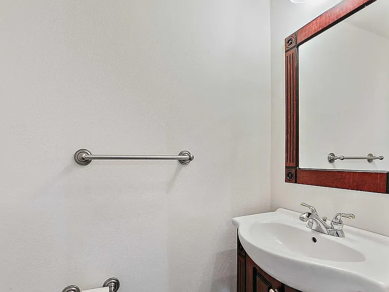 7008 Sherwood Rd #36 — Photo 11