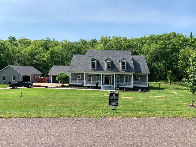 2nd image of 912 Hawthorn Creek Rd