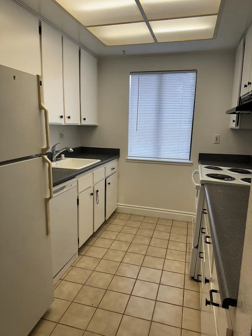 Unit Photo - 862 Tamalpais Ave