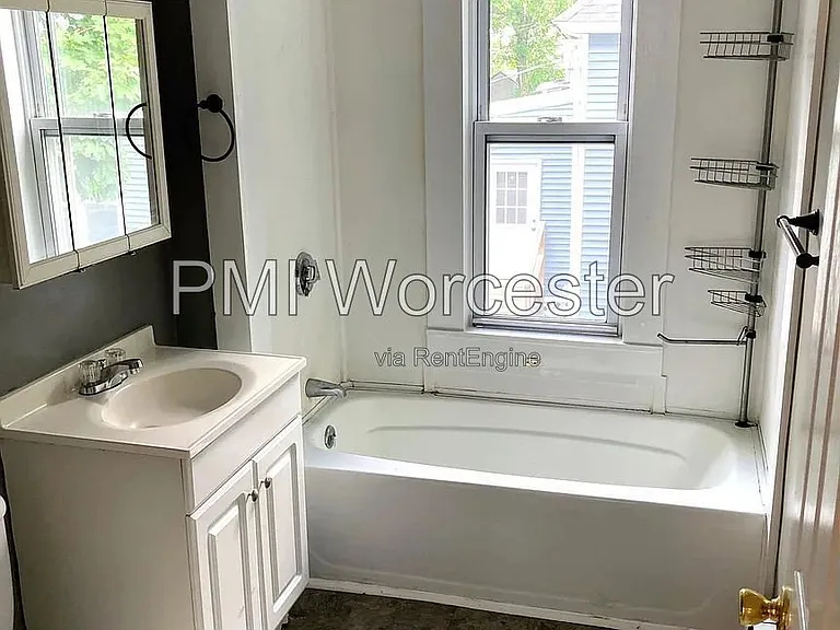25 Almont Ave — Photo 6