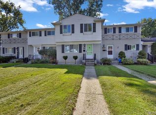 207 N Christine Cir, Mount Clemens, MI 48043