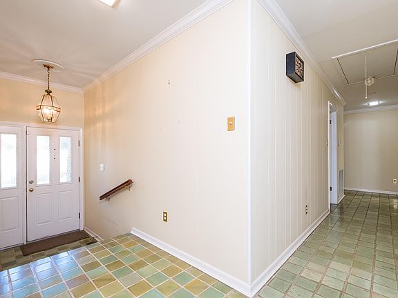 3rd image of 7 Wingate Dr