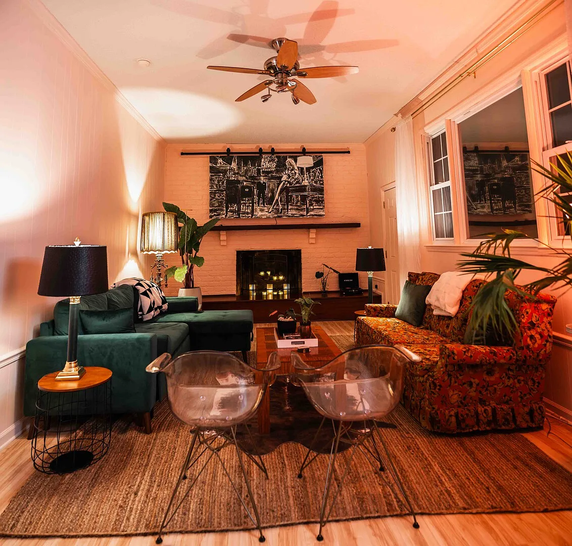 1960s Speakeasy 15 Min To Beach | Ruby's Escapade — Photo 3