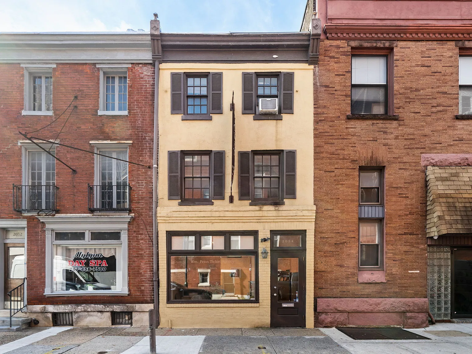 1 bed, 1.5 bath, 1000 sqft, $2,295 — Photo 1