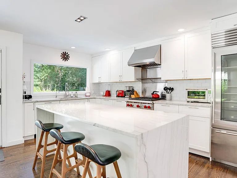 1 Woodcrest Dr — Photo 14