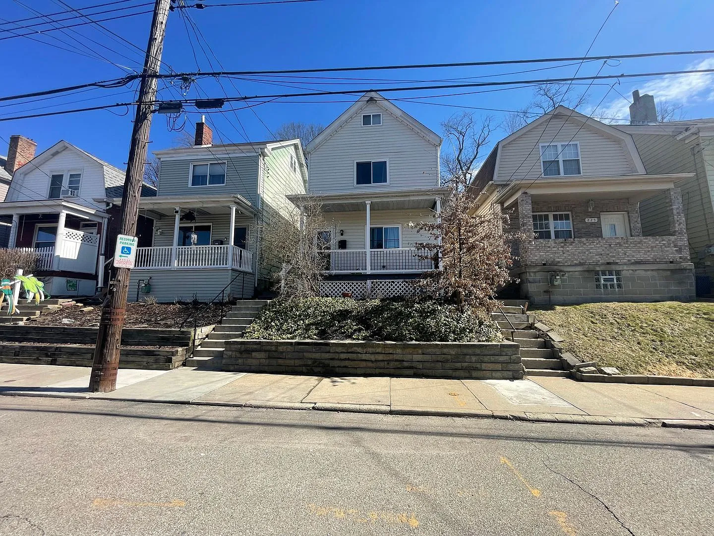 223 Edith St photo 1