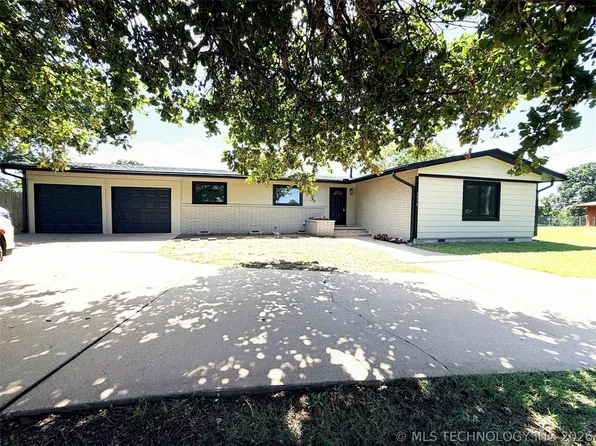 1312 Hillcrest Dr, Henryetta, OK 74437