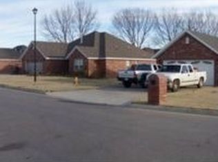 814 Grant Ave, Prairie Grove, AR 72753