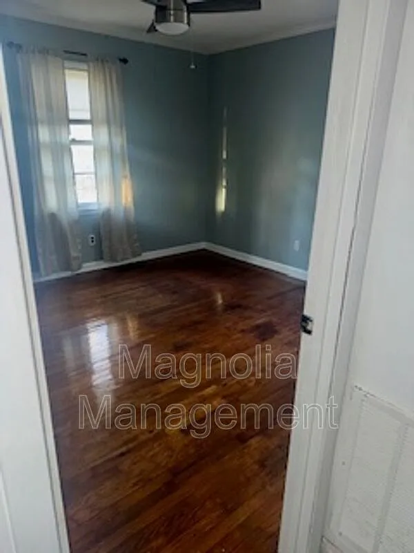 3 bed, 1.0 bath, $1,350 — Photo 2