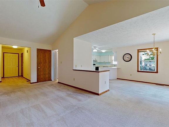 4th image of 2324 Sandalwood Dr