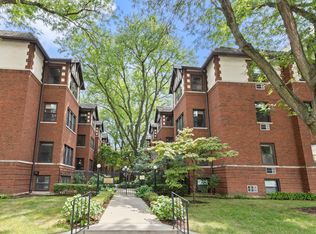 821 Lake St APT 2S, Oak Park, IL 60301