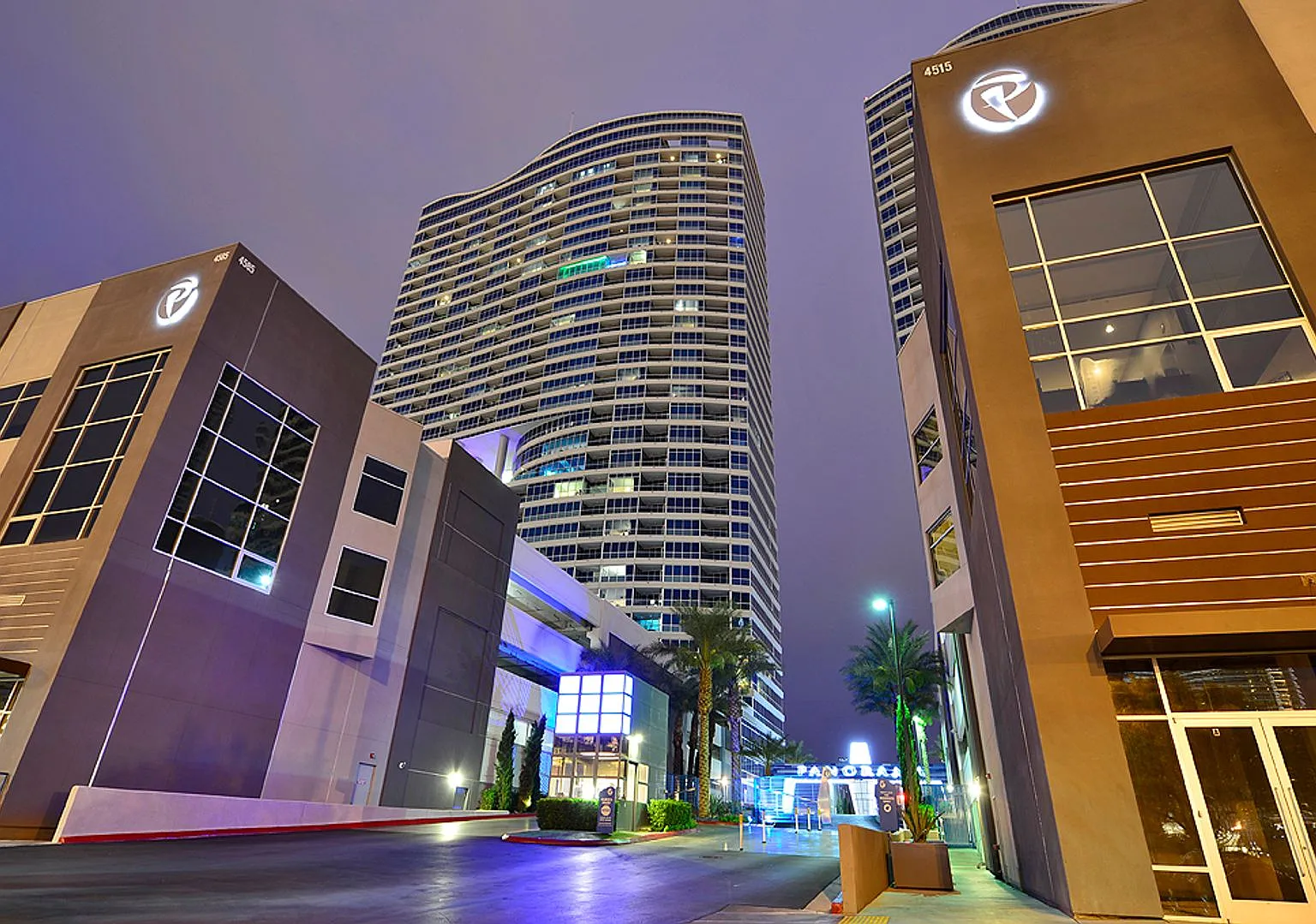 Panorama Towers 2, 1004-Panorama Towers 2BD Residence with Mountain Views — Photo 2