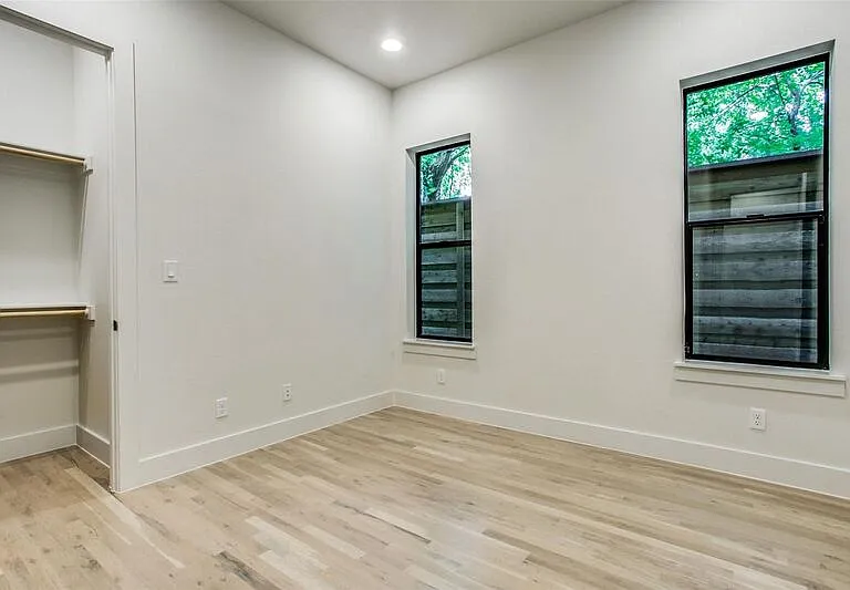 4633 Manett St — Photo 17