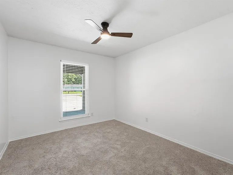 1727 Beckman Dr — Photo 16