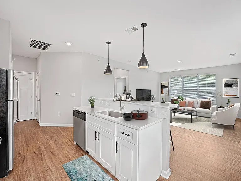Monmouth Row Apartments — Photo 29