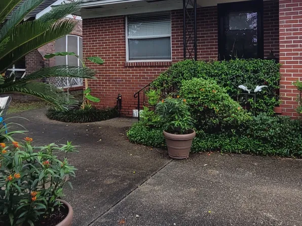 1624 E Gonzalez St, Pensacola, FL 32501