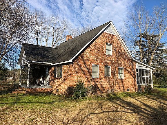 3rd image of 166 Willow Run Rd