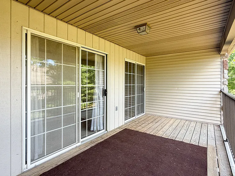 208 Greenview Dr — Photo 22