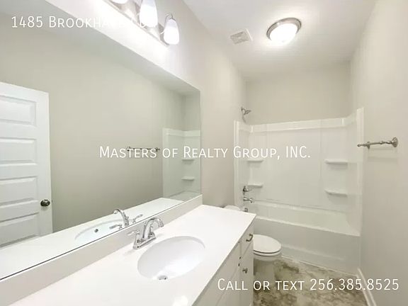 3rd image of 1485 Brookhaven Dr