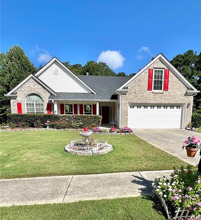 1st image of 450 Ballyshannon Dr