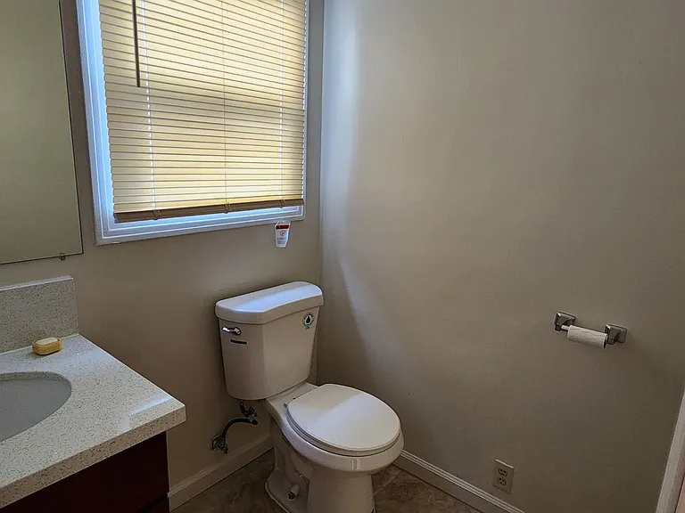 1720 Oregon Dr — Photo 10