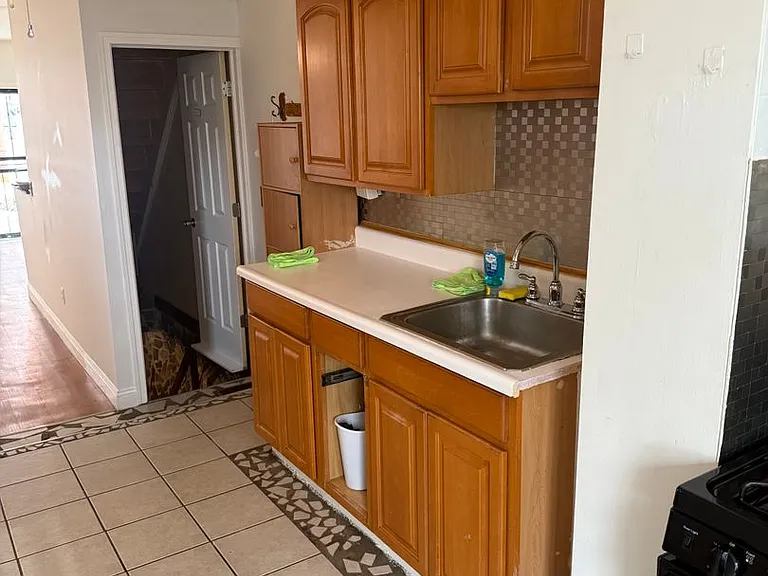 824 Winton St — Photo 20