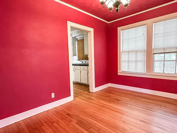 3rd image of 2705 S Lake Dr