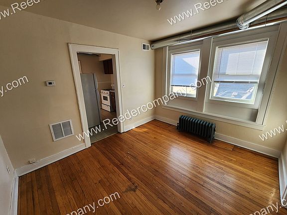 4th image of 3615 Grand Blvd APT 4
