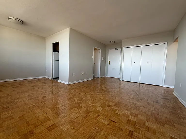 2960 Don Mills Rd W — Photo 21
