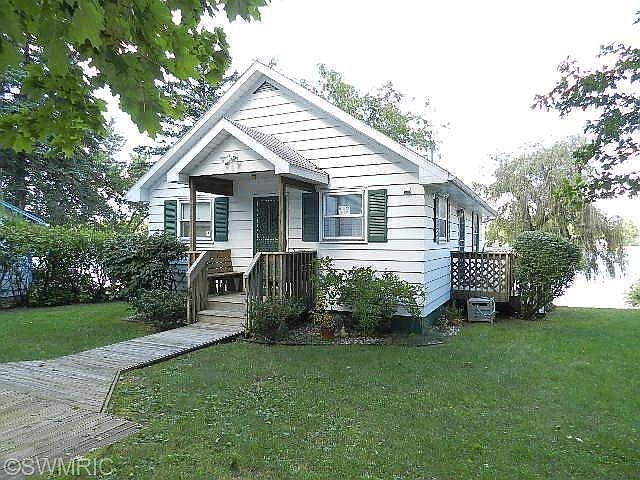 1st image of 24998 Lake Shore Dr