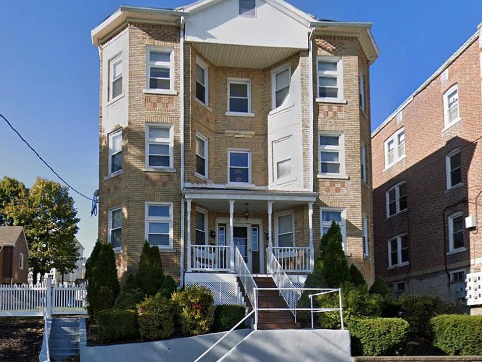 1st image of 226 Grove St Floor 3D