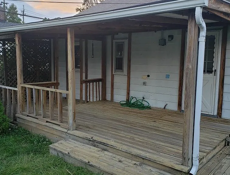 366 Avery Ave — Photo 8