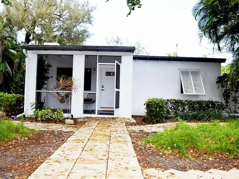 1721 SW 13th Ct — Photo 4