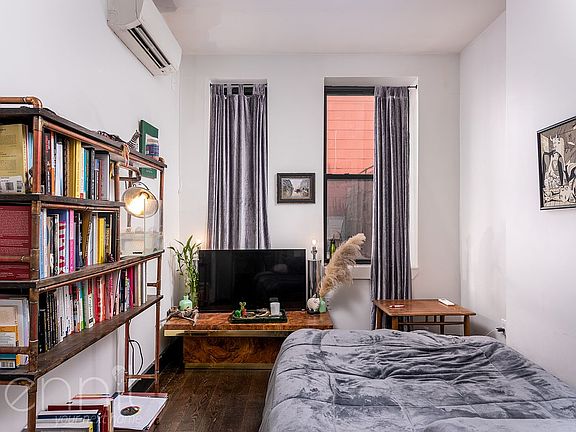 3rd image of 205 Johnson Ave APT 1R