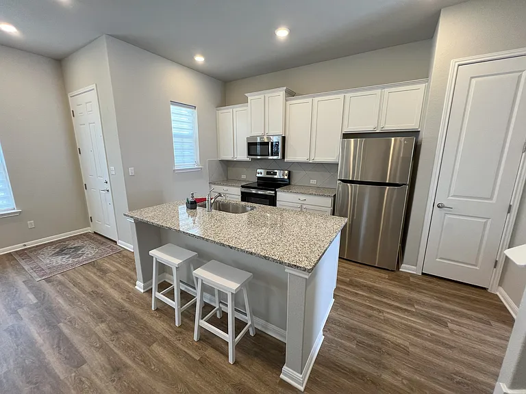 1020 Vista View Dr #802 — Photo 2