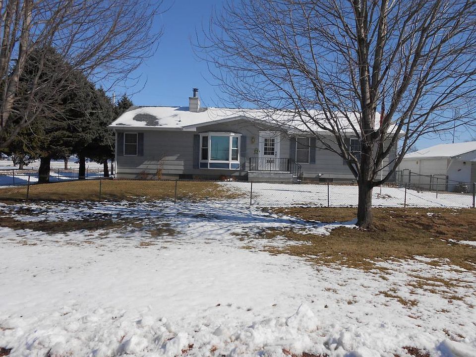 2nd image of 3092 Main St