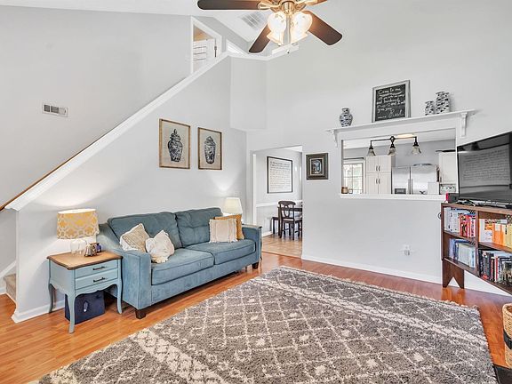 5th image of 203 Ashridge Way