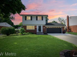 38773 Plainview Dr, Sterling Heights, MI 48312
