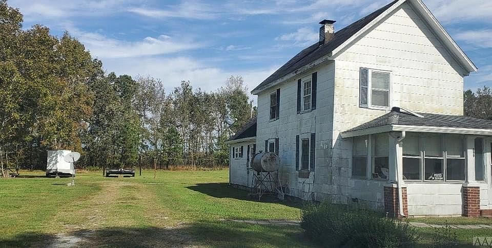 2nd image of 699 Holiday Island Rd