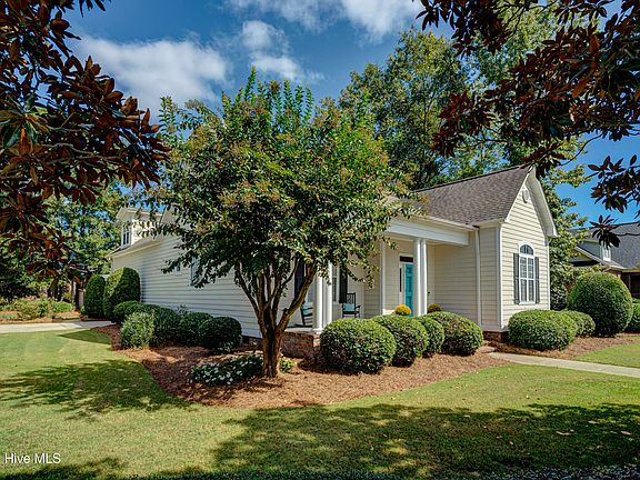 4th image of 301 Bayfield Drive