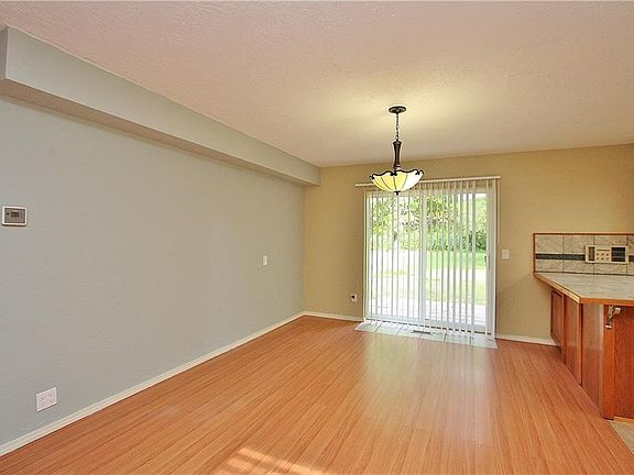 4th image of 2328 Dove Creek Dr