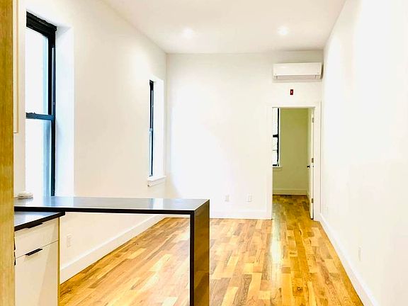 2nd image of 221 Bainbridge St #4L