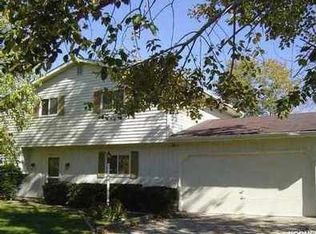 8363 Barton Dr, Strongsville, OH 44136