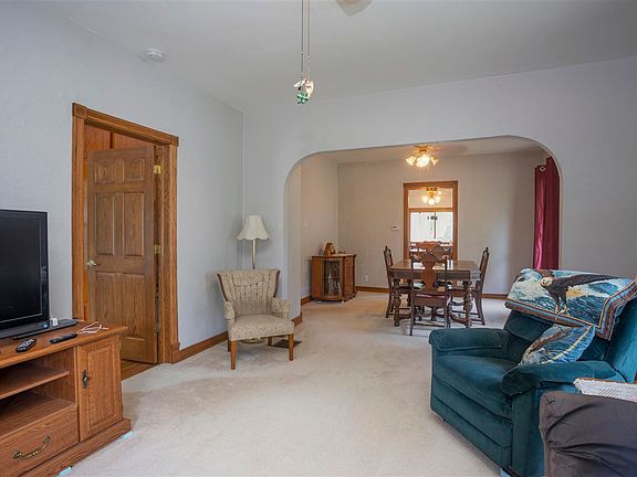 3rd image of 3007 Vinton Ave