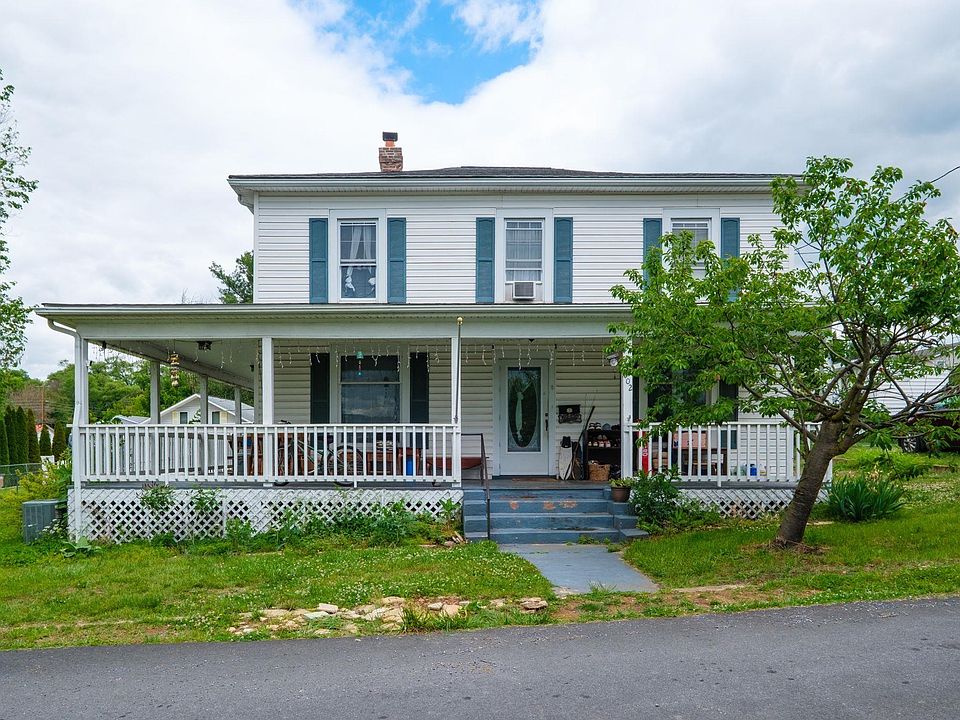 1st image of 602 1st St