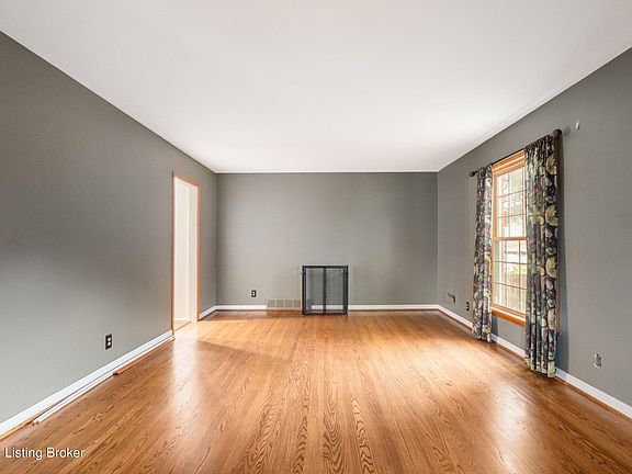 5th image of 3713 Whitehall Ct